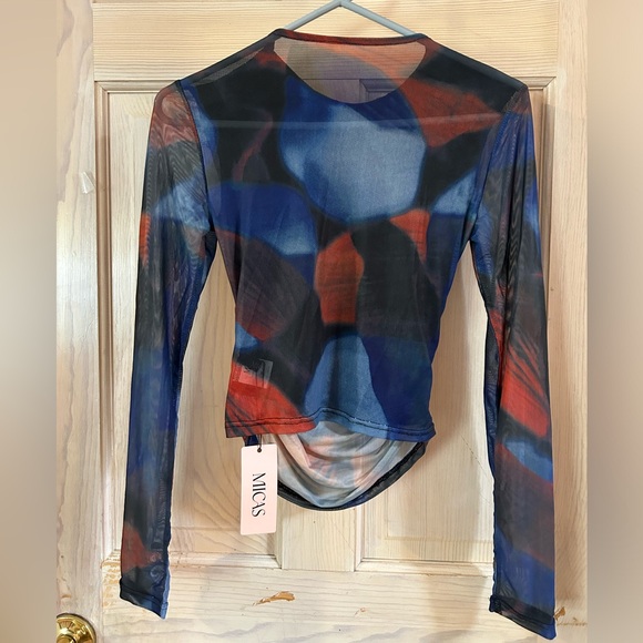 NWT MICAS Printed Tulle Wrap Top in Blue and Red Hues. Women’s Medium - Picture 5 of 7